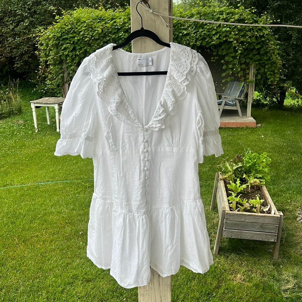 White 100% cotton button down collared puff sleeve dress - M